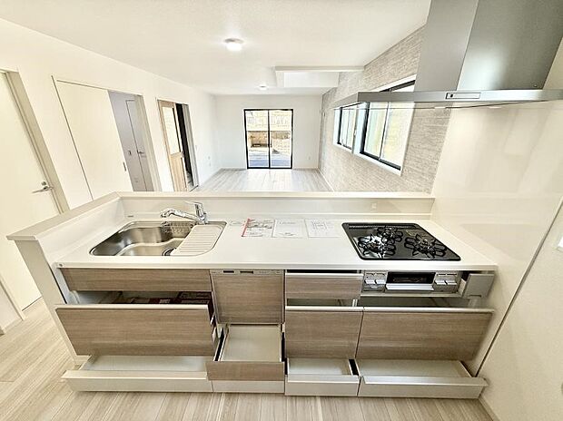 【キッチン】■アイデア広がる、クリエイティブな料理空間