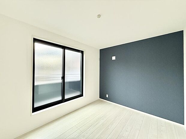 【リビング以外の居室】■清潔感あふれるお部屋で毎日を快適に過ごせます