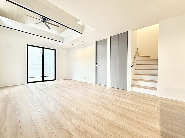 【リビングダイニング】■日常をちょっと特別にする、憩いの空間