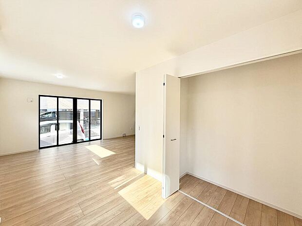 【リビングダイニング】■シンプルだけど贅沢、大切な人と過ごす心がほどける空間