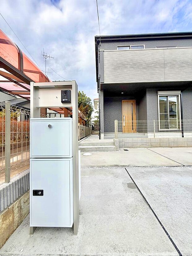 【玄関】■ 心地よい暮らしへとつながる、温かい玄関