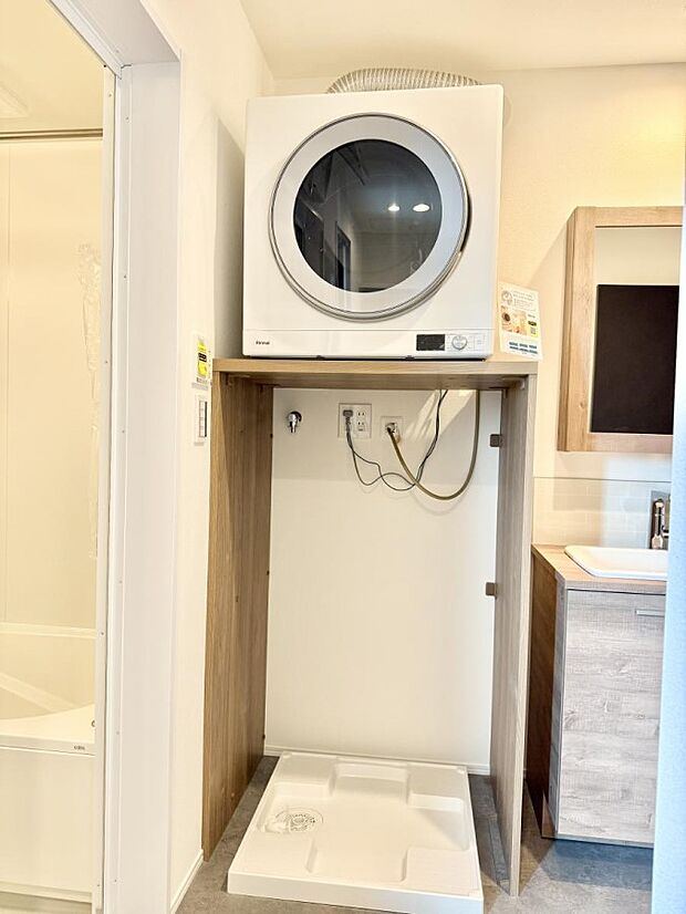 【ガス衣類乾燥機】■衣類に温風がまんべんなく行き渡り、効率よく乾燥させることができる。