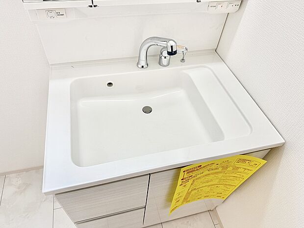 【ハンドシャワー付洗面台】■手洗いや顔を洗う時も快適に使える便利なシャワー