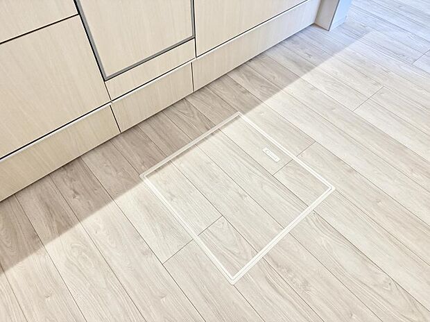 【床下収納】■隠れた収納スペースで家全体がスッキリ