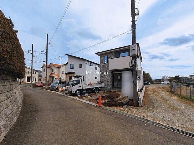 【前面道路含む現地写真】■家族とのお出かけが楽しくなる環境です