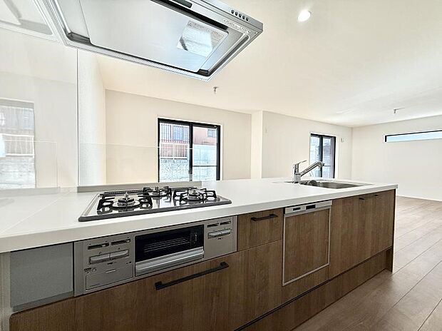 【キッチン】■シンプルで機能的、毎日使いやすいキッチン