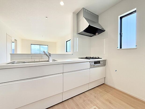 【キッチン】■家族の絆を深める、温もりのあるキッチン