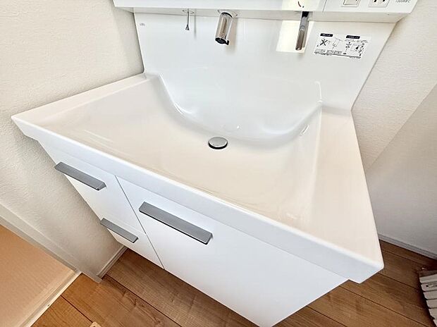 【ハンドシャワー付洗面台】■手洗いや顔を洗う時も快適に使える便利なシャワー