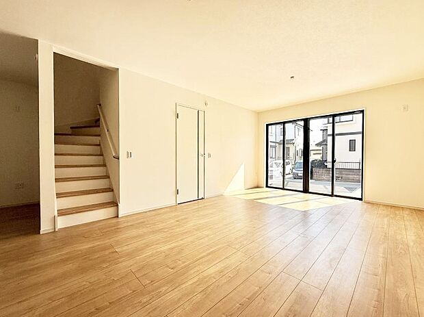 【ダイニング】■ふとした瞬間に幸せを感じる、心地よい場所