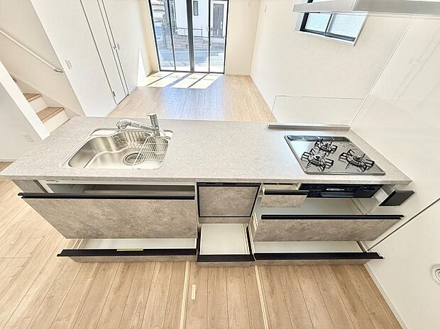 【キッチン】■家族の絆を深める、温もりのあるキッチン