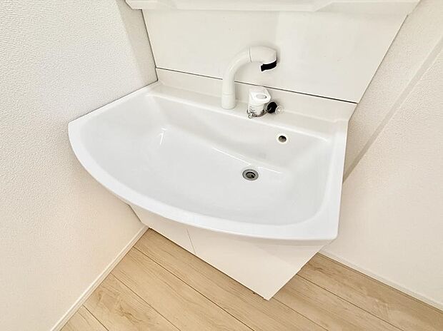 【ハンドシャワー付洗面台】■手洗いや顔を洗う時も快適に使える便利なシャワー