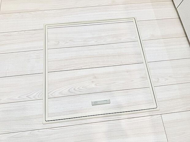 【床下収納】■隠れた収納スペースで家全体がスッキリ