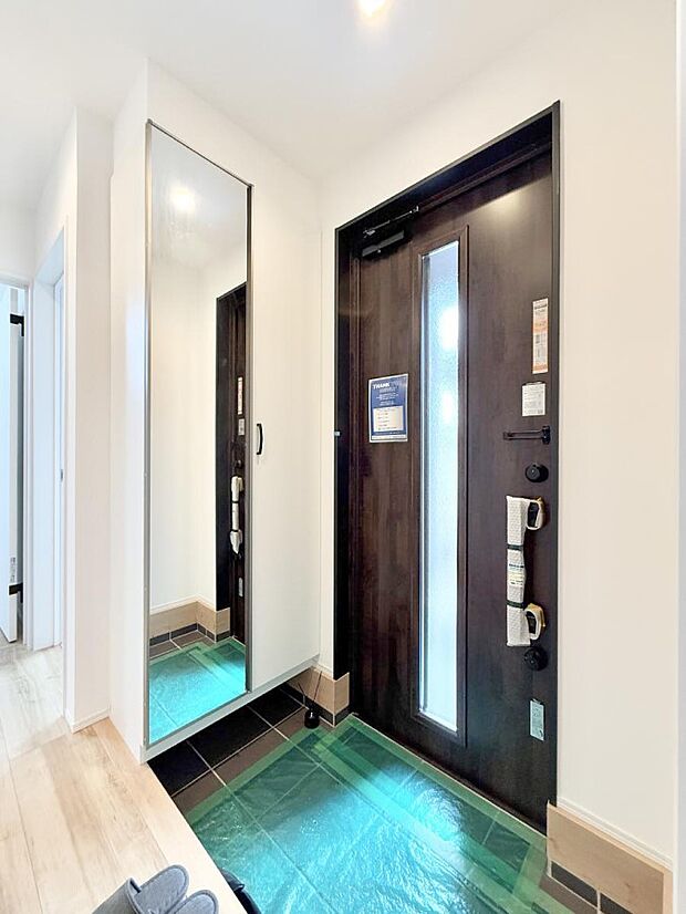 【玄関】■ ここから始まる一日、すっきり整った玄関