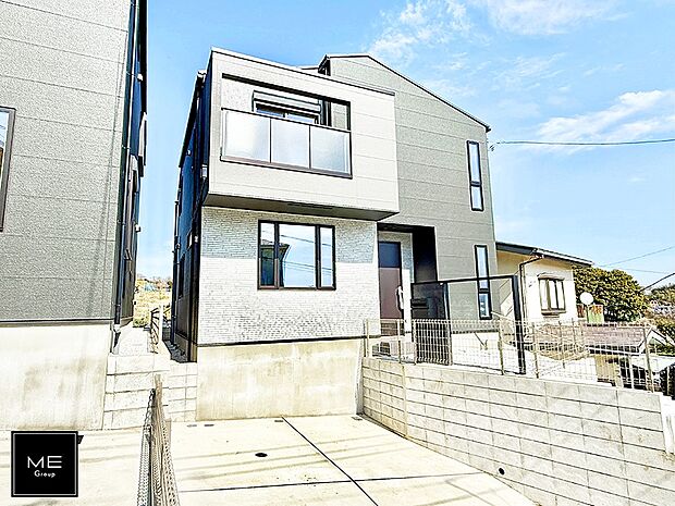 【現地外観写真】■暮らしを豊かにする充実した仕様設備で快適に