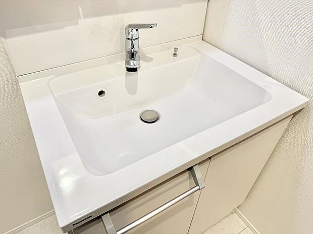 【ハンドシャワー付洗面台】■手洗いや顔を洗う時も快適に使える便利なシャワー