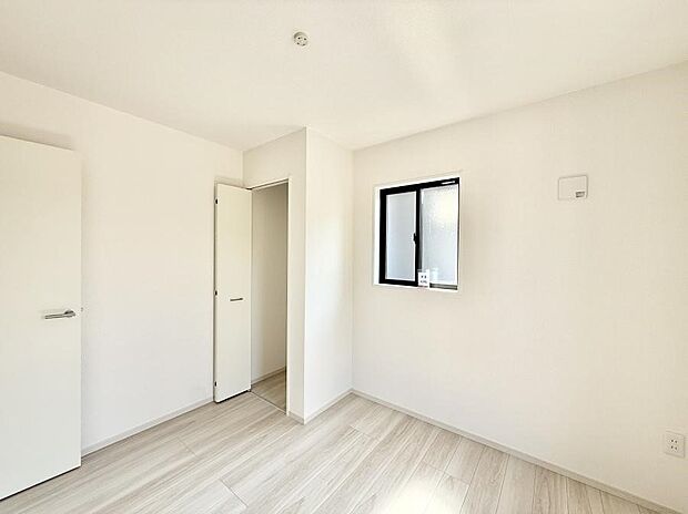 【子供部屋】■仕事や勉強のスペースに使うことで、集中しやすく静かな環境が整います