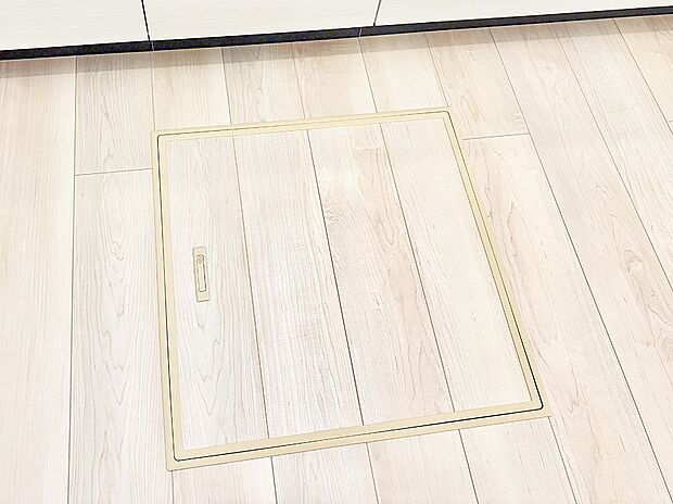 【床下収納】■隠れた収納スペースで家全体がスッキリ