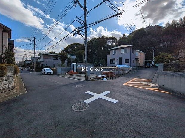 【前面道路含む現地写真】■この道を歩けば、毎日が少し特別になる