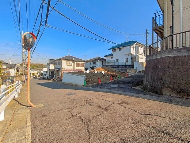 【前面道路含む現地写真】■新しい住まい、街の新しい風景
