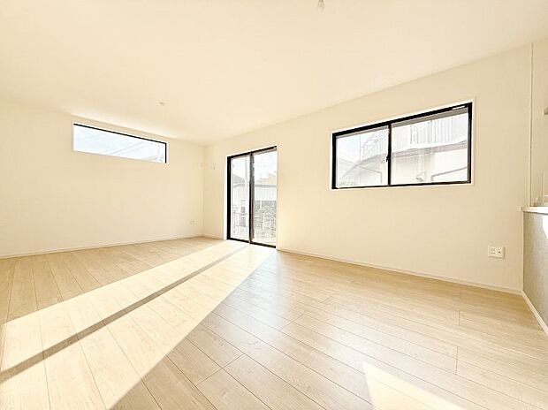 【リビングダイニング】■日常をちょっと特別にする、憩いの空間