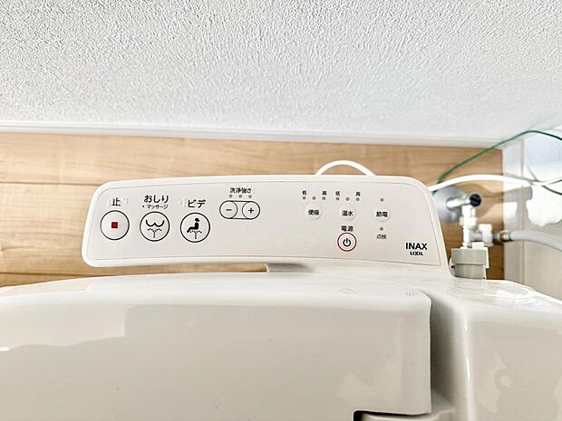 【バルコニー】■ 心地よい風と光を感じる、くつろぎのバルコニー