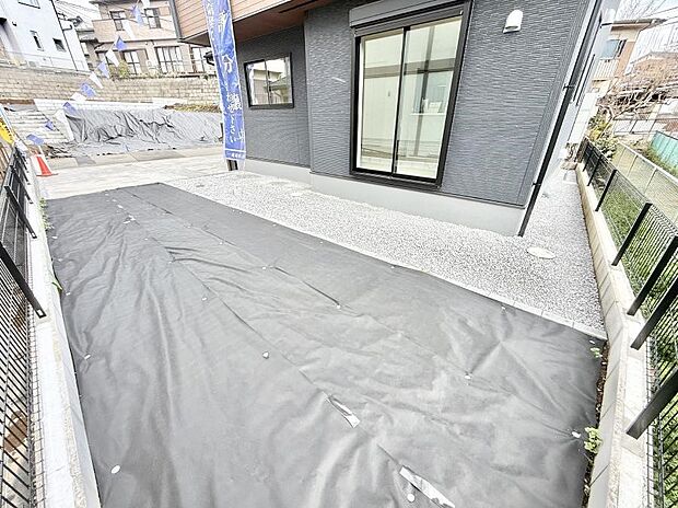 【庭】■暮らしに潤いを与える、緑が取り入れられた住まいです