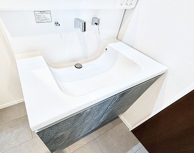 【ハンドシャワー付洗面台】■手洗いや顔を洗う時も快適に使える便利なシャワー