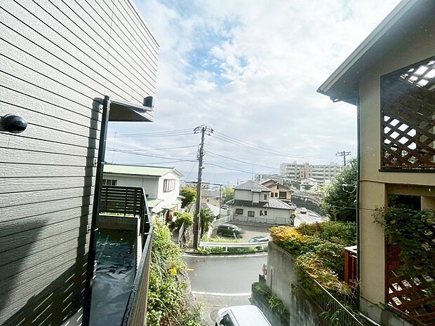 【現地外観写真】■家族みんなが笑顔で過ごせる、安心感のある住まい