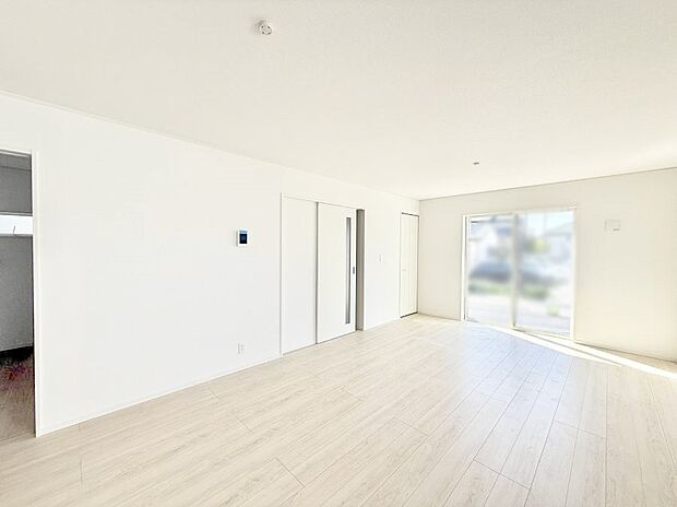 【ダイニング】■温もりを感じる、居心地のいいリビング