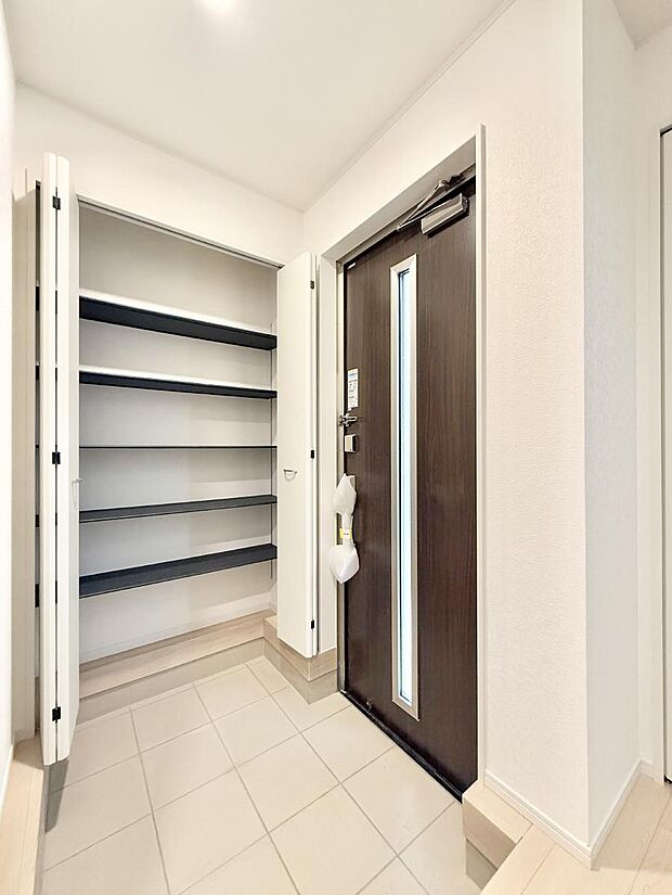 【玄関】■玄関はお家の顔！おしゃれな玄関でお客様をお迎え！