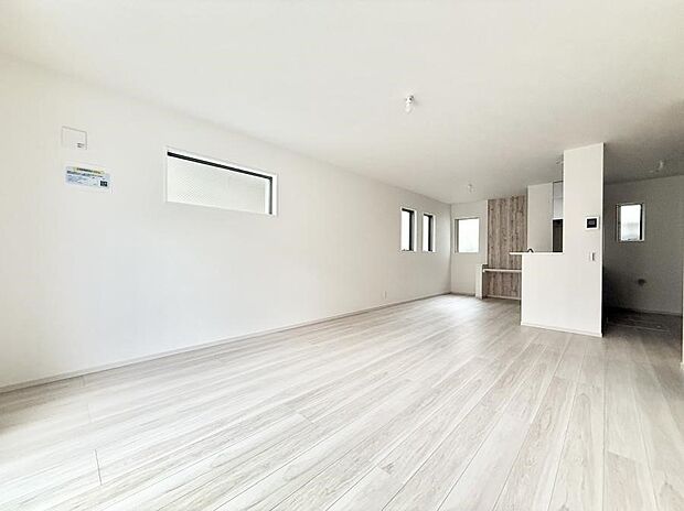 【リビング】■光と風を感じる、リラックスできる空間