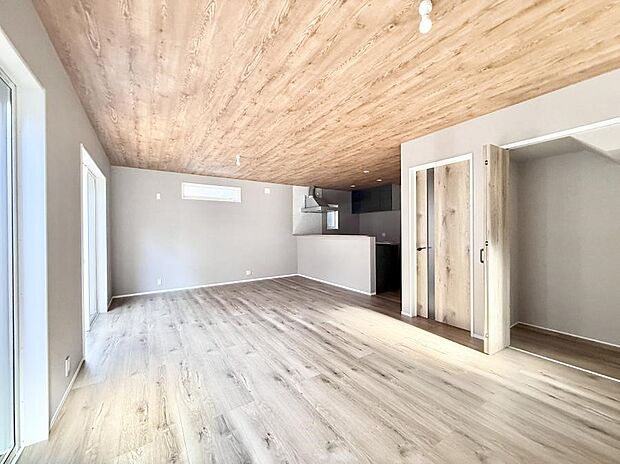 【ダイニング】■ふとした瞬間に幸せを感じる、心地よい場所