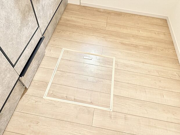 【床下収納】■隠れた収納スペースで家全体がスッキリ