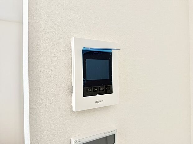 【TVモニター付インターフォン】■訪問者を確認できて安心感が増します