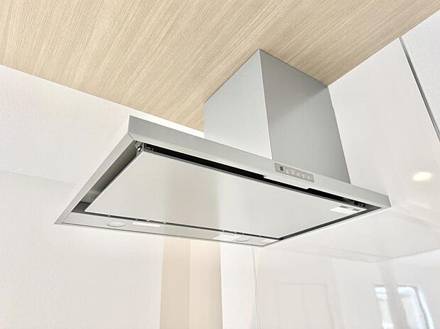 【レンジフード】■調理時の蒸気や匂いが換気扇に誘導され、効率的に排煙ができます。