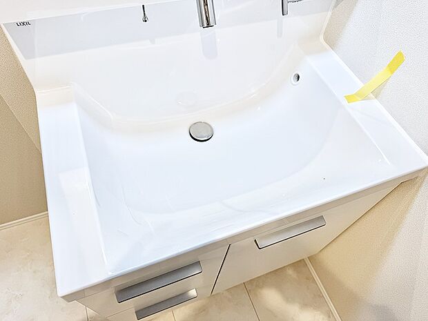 【ハンドシャワー付洗面台】■手洗いや顔を洗う時も快適に使える便利なシャワー