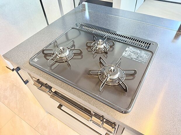 【浴室乾燥機】■冬でも温かく、快適乾燥機能で湿気対策もバッチリ