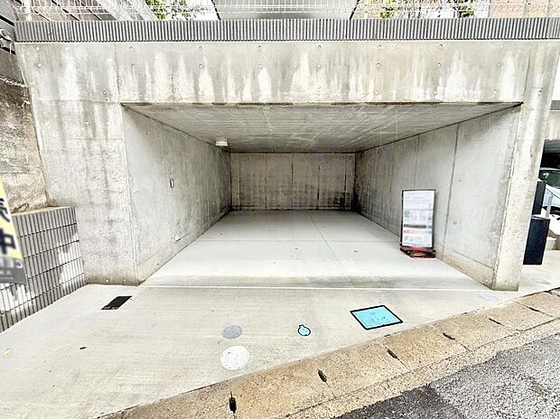 【駐車場】1号棟 ■自宅にカースペースがあると助かります