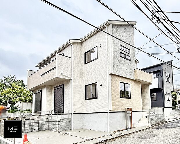 【現地外観写真】2号棟  ■暮らしを彩る充実した設備仕様が備わった住まい