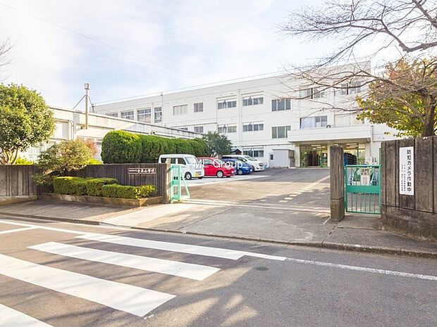 町田市立金井小学校（約1,100m・徒歩14分）