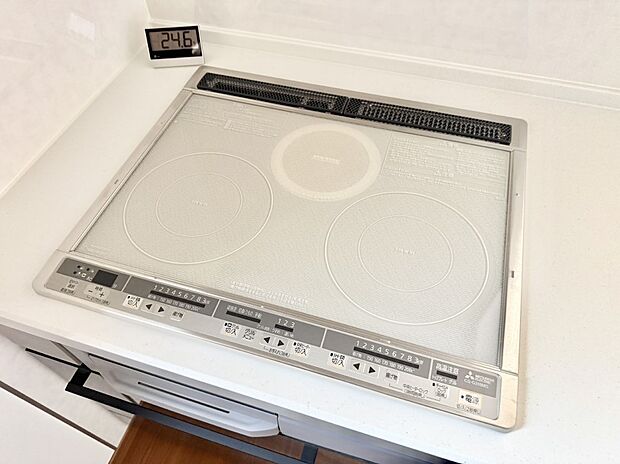 【IHクッキングヒーター】■お手入れが楽なＩＨクッキングヒーターです♪