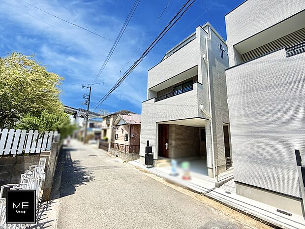 【前面道路含む現地写真】■家族とのお出かけが楽しくなる環境です