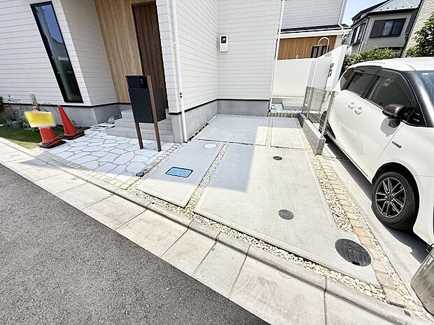 【駐車場】2号棟  ■自宅にある駐車スペースなので安心ですね