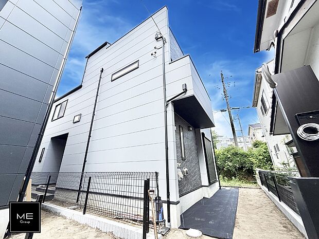 【現地外観写真】B号棟 ■暮らしを豊かにする充実した仕様設備で快適に