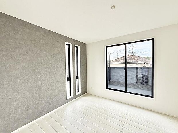 【リビング以外の居室】1号棟  ■落ち着いた色合いのお部屋で穏やかな時間を楽しめます