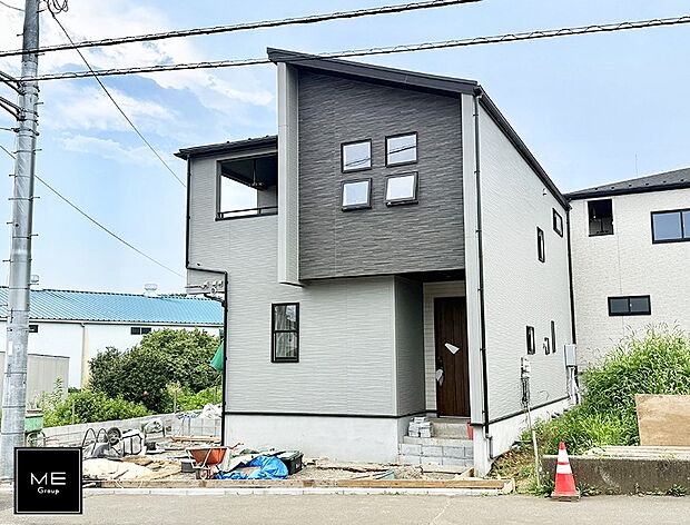 【現地外観写真】2号棟 ■暮らしを彩る充実した設備仕様が備わった住まい