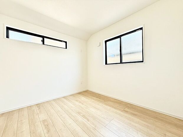 【リビング以外の居室】1号棟  ■落ち着いた色合いのお部屋で穏やかな時間を楽しめます