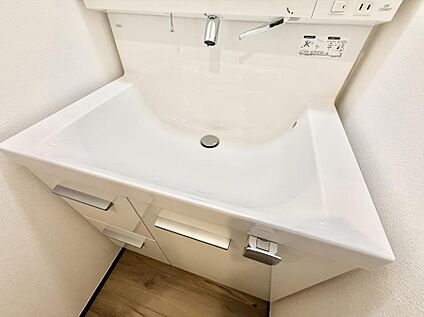 ハンドシャワー付洗面台