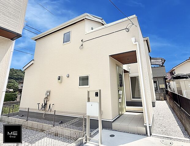 【現地外観写真】2号棟 ■暮らしを彩る充実した設備仕様が備わった住まい