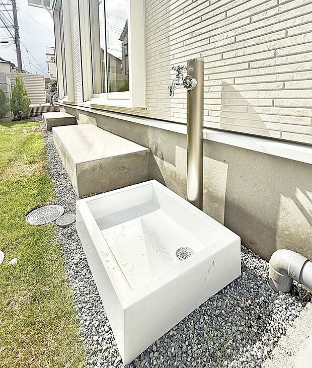 【その他現地】9号棟  ■ガーデニングや洗車などの際に大活躍な屋外立水栓  
